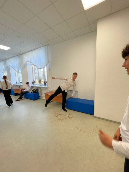 Файл:Кирилл Кудряшов разлил кока-колу.png